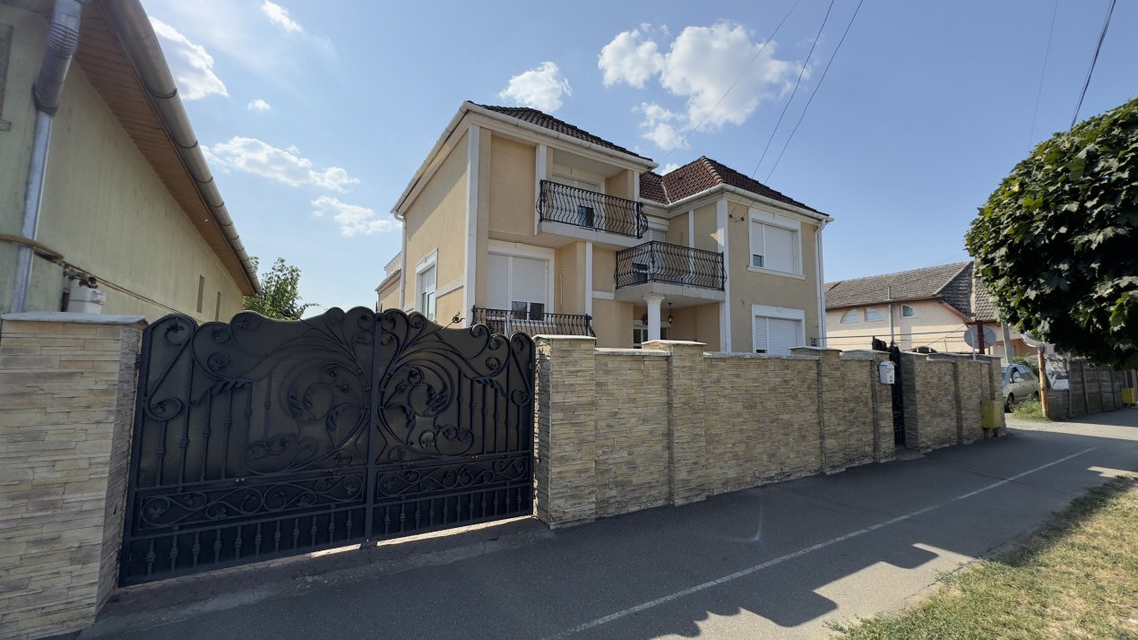 Casă 5 camere P+1 Teren 1010 mp Str. Agoșton - Carei - Comision 0% 