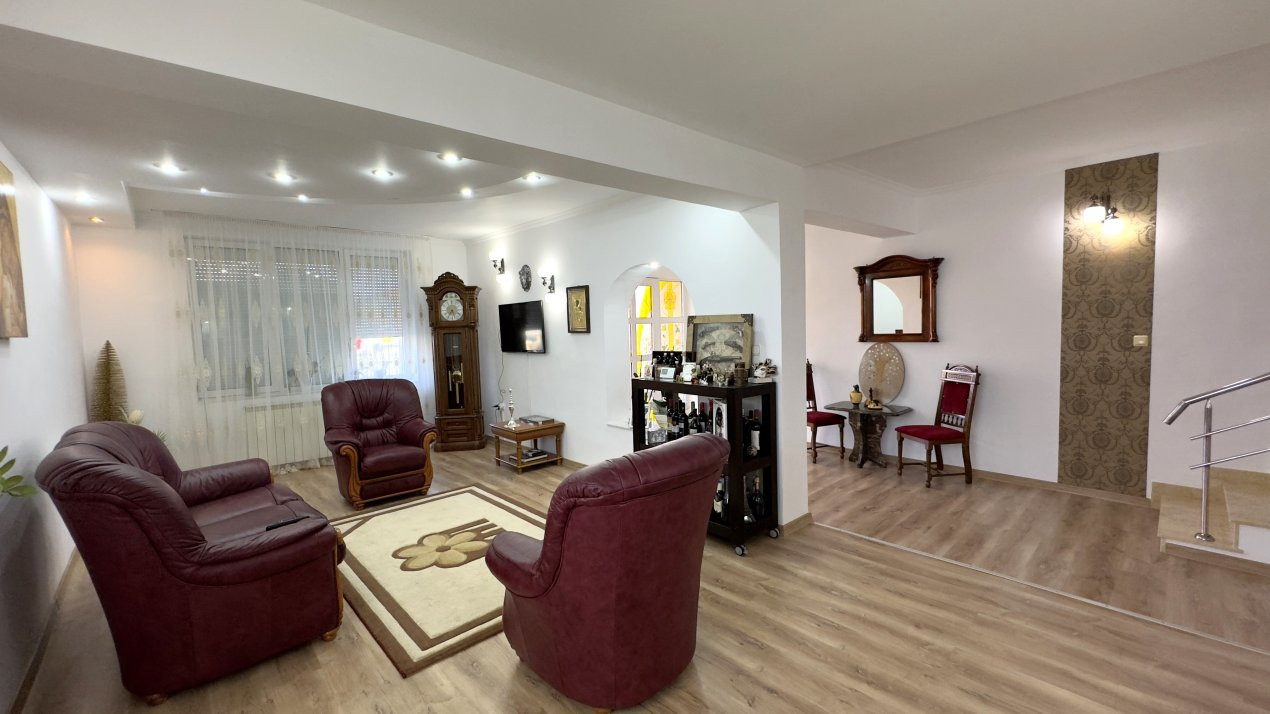 Casă 5 camere P+1 Teren 1010 mp Str. Agoșton - Carei - Comision 0% 