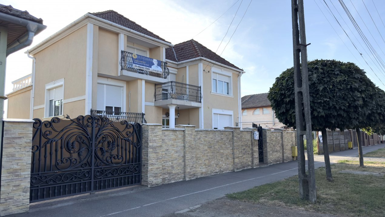 Casă 5 camere P+1 Teren 1010 mp Str. Agoșton - Carei - Comision 0% 