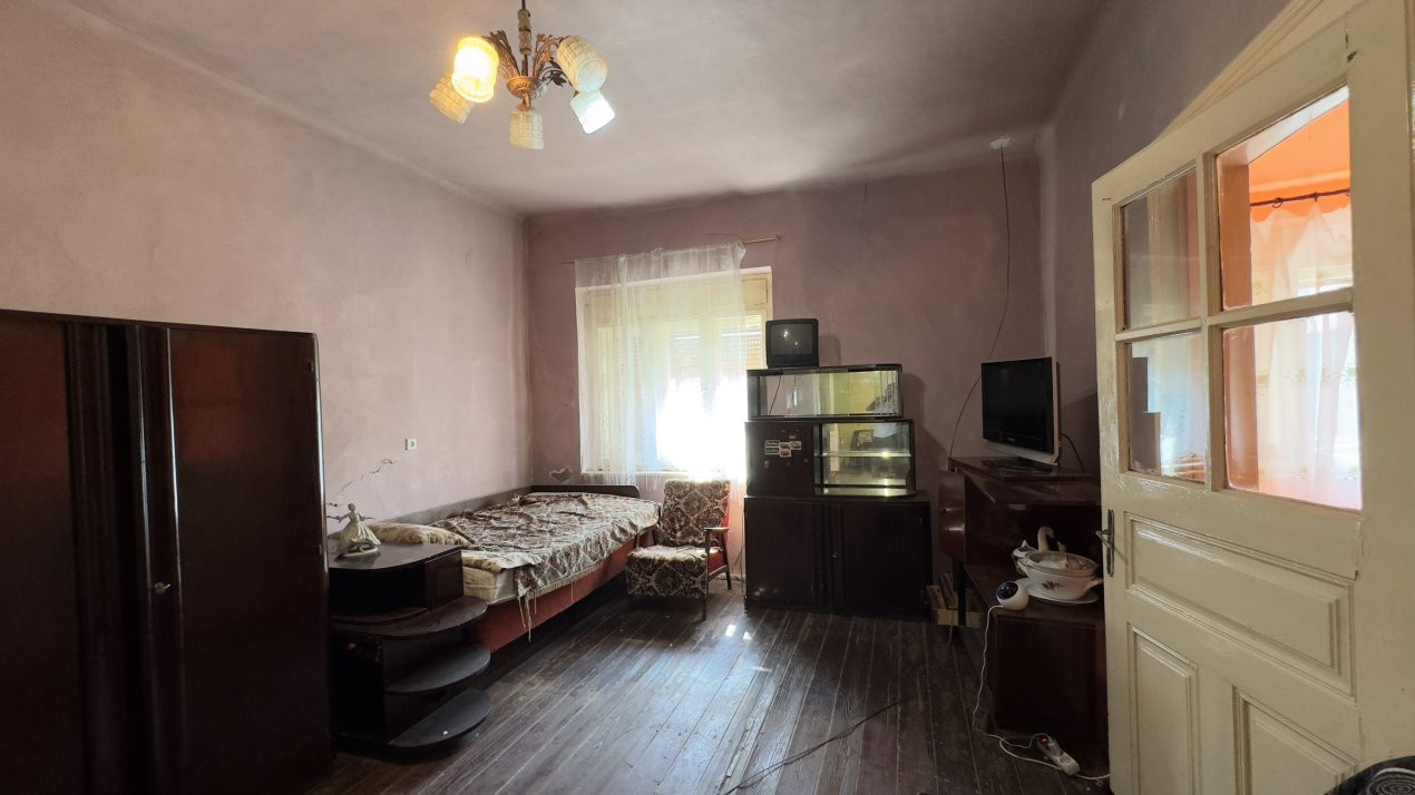 De vânzare Casă 4 camere cu Teren 615 mp - Str. Mărășești Nr.62 – Carei