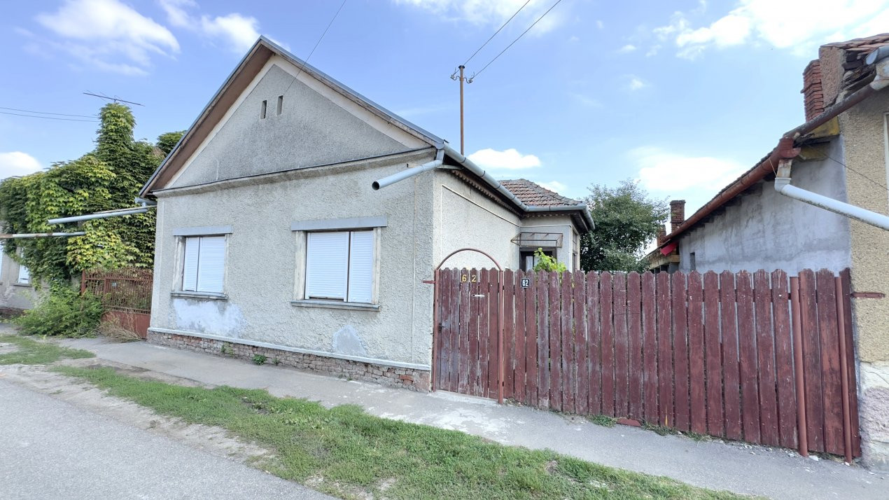 Casă 4 camere cu Teren 615 mp - Str. Mărășești Nr.62 – Carei