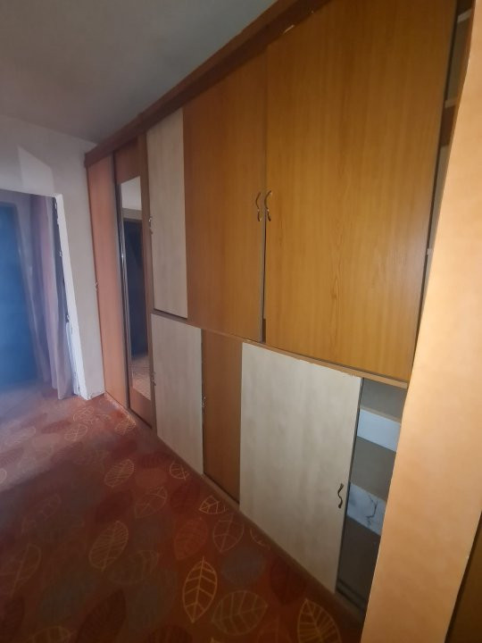 Vând apartament 3 camere, central