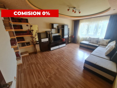 Vând apartament 3 camere, central