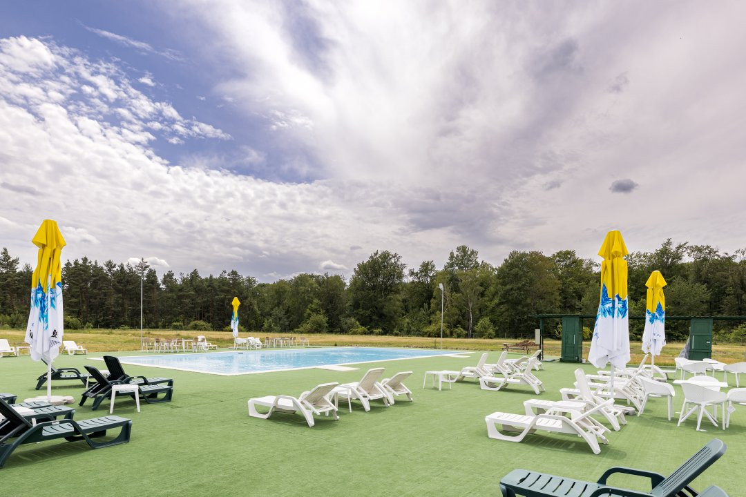 Motel, camping, piscina si lacuri de pescuit pe un teren de 49 285 mp