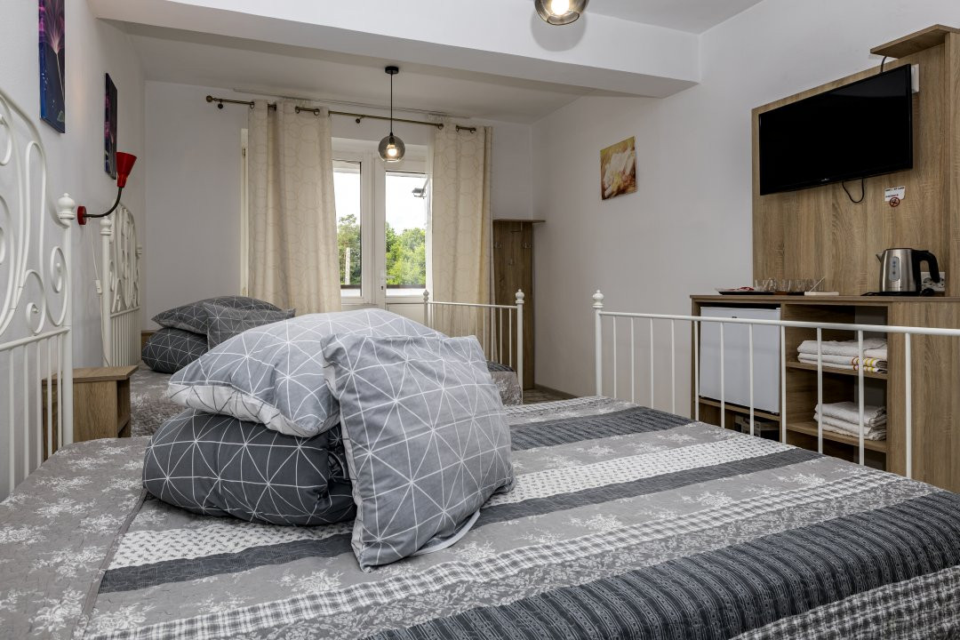 Motel, camping, piscina si lacuri de pescuit pe un teren de 49 285 mp