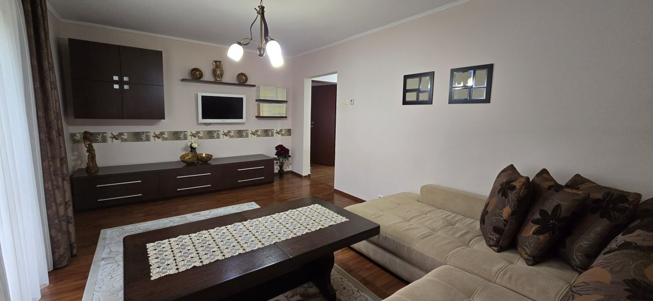 De Închiriat Apartament 3 cam M 17