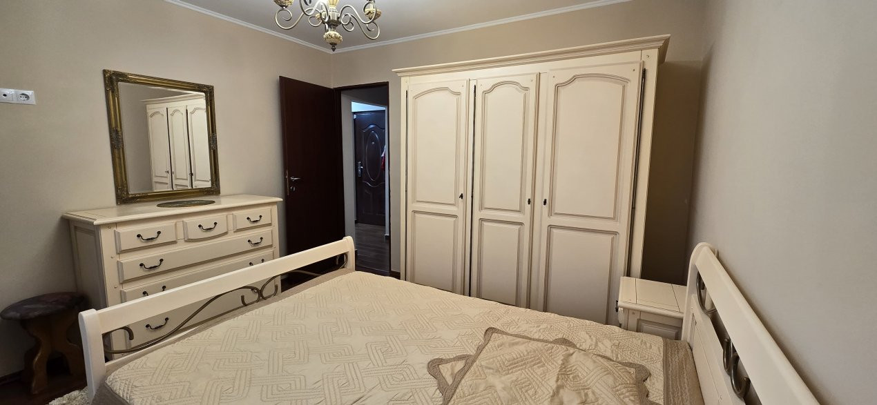 De Închiriat Apartament 3 cam M 17