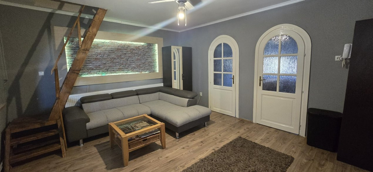 De Închiriat Casă 6 Camere