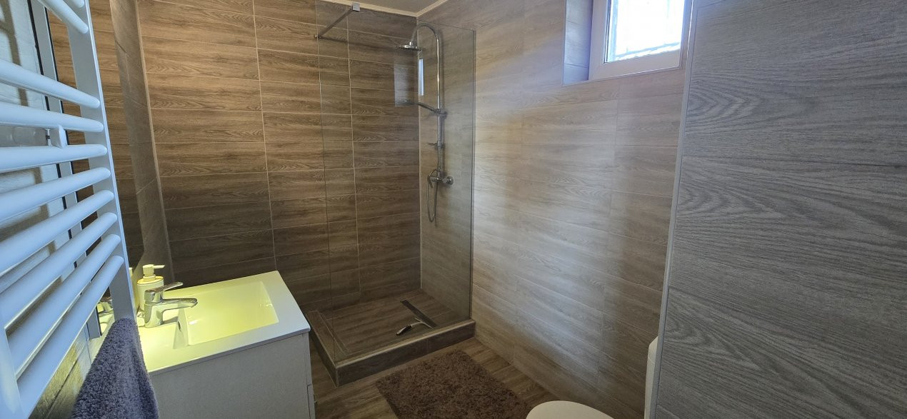 De Închiriat Casă 6 Camere