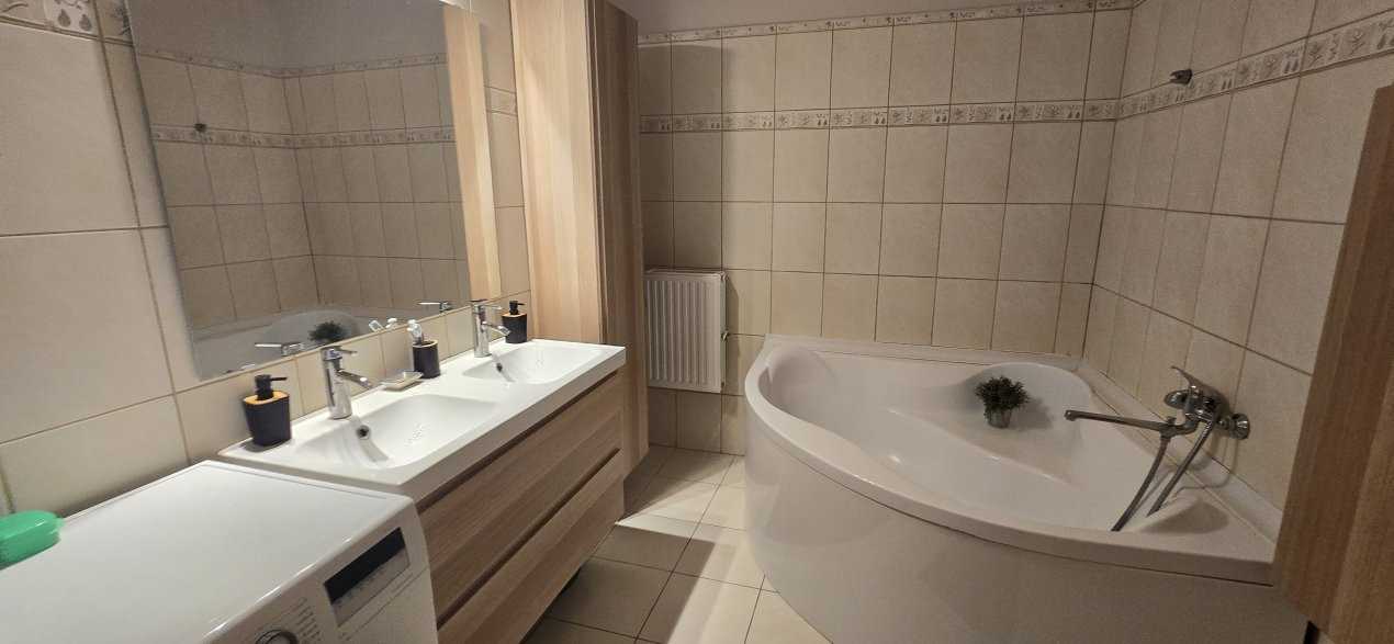 De Închiriat Casă 6 Camere