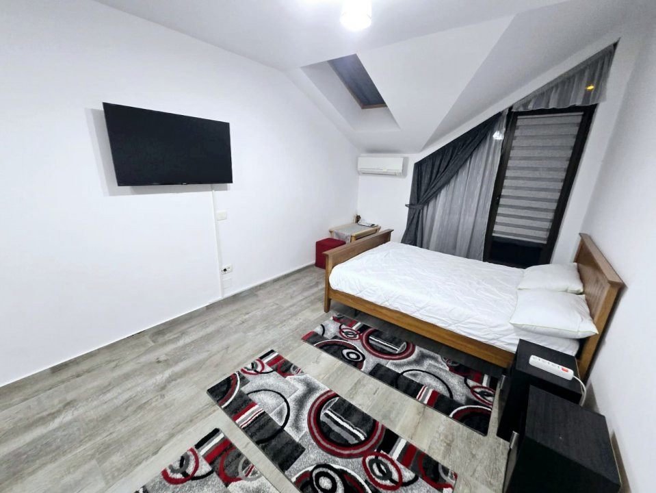 Camera dubla de inchiriat-in duplex