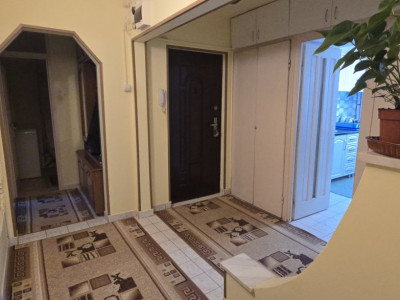 De vânzare Apartament 4 camere M16