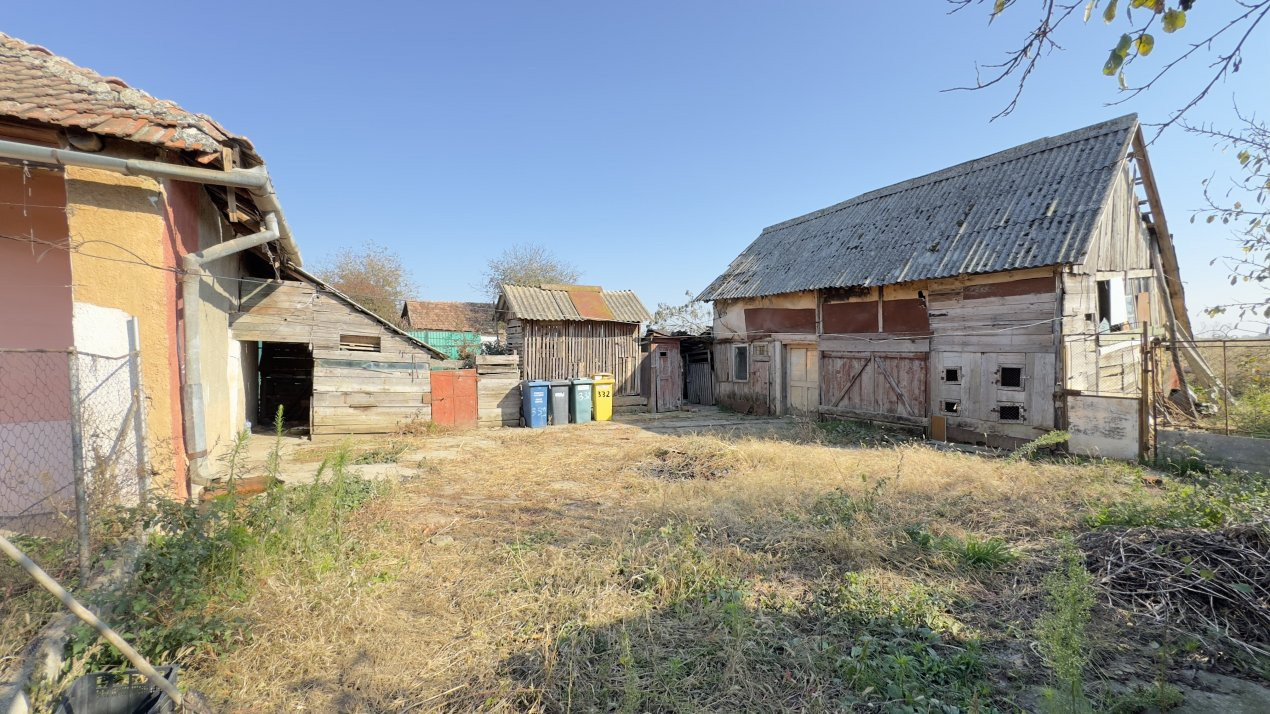 Casă 3 camere, Teren 3466 mp Petrești SM - Comision 0% cumpărător