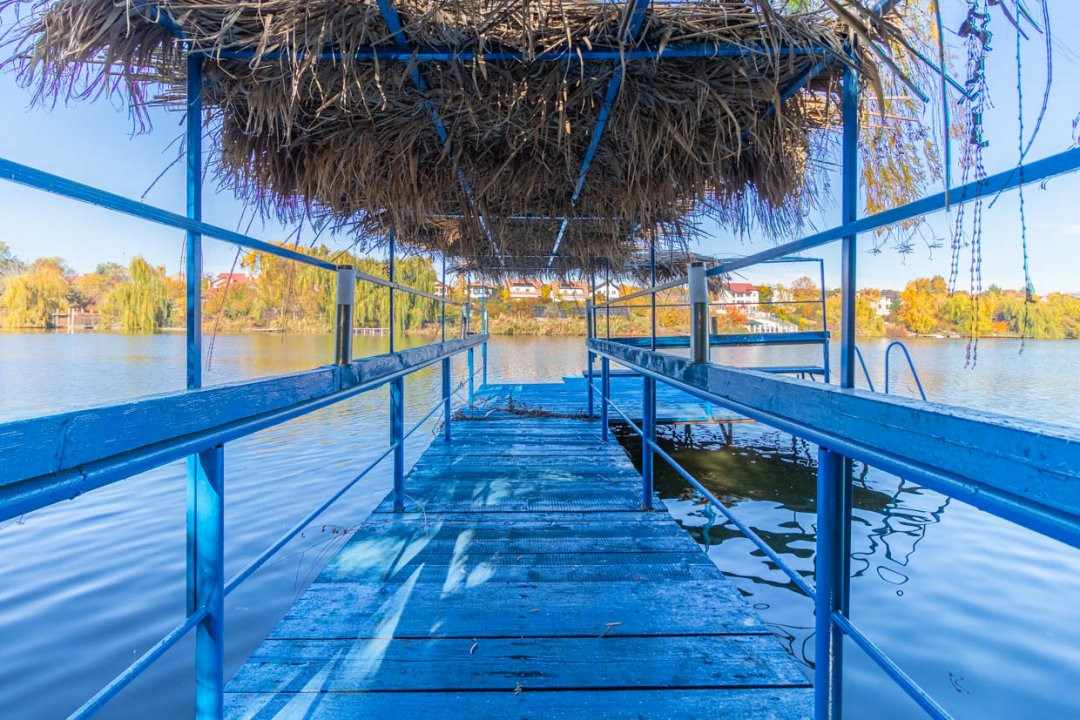 Casa din Natura Balotesti-6300 mp teren-Acces privat la lac si ponton propriu
