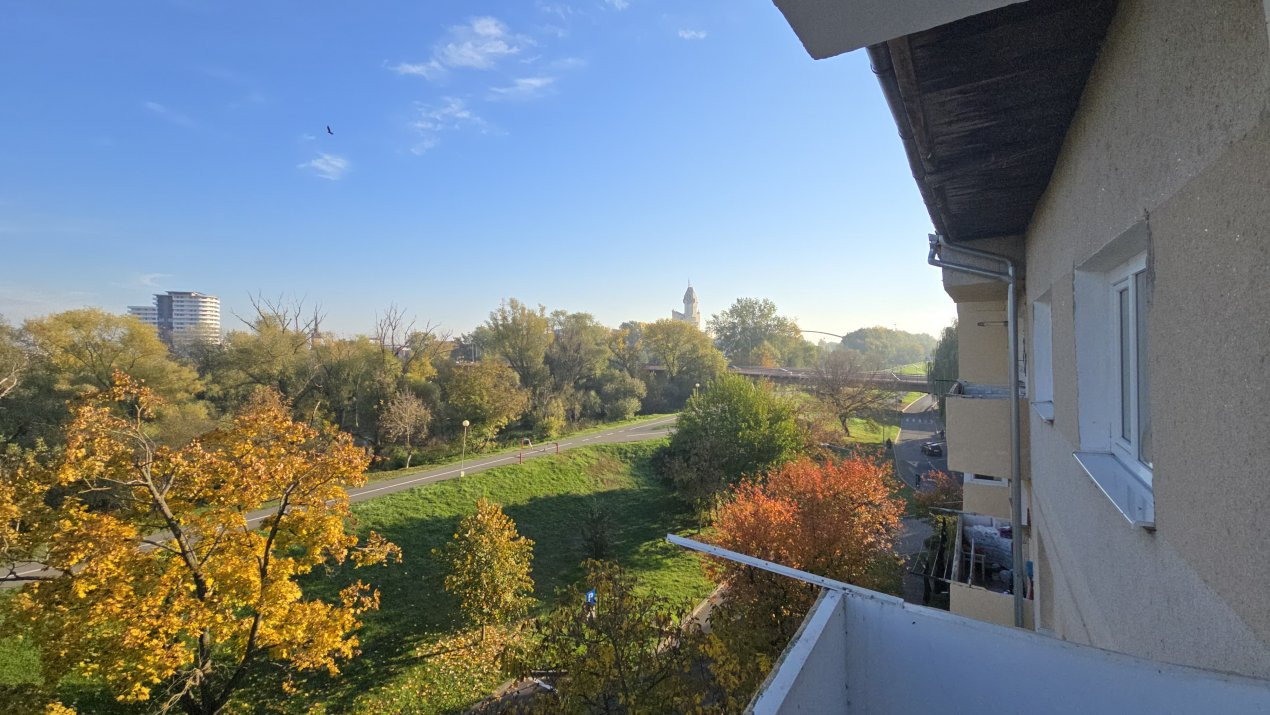 De Vânzare apartament 5 Camere M16