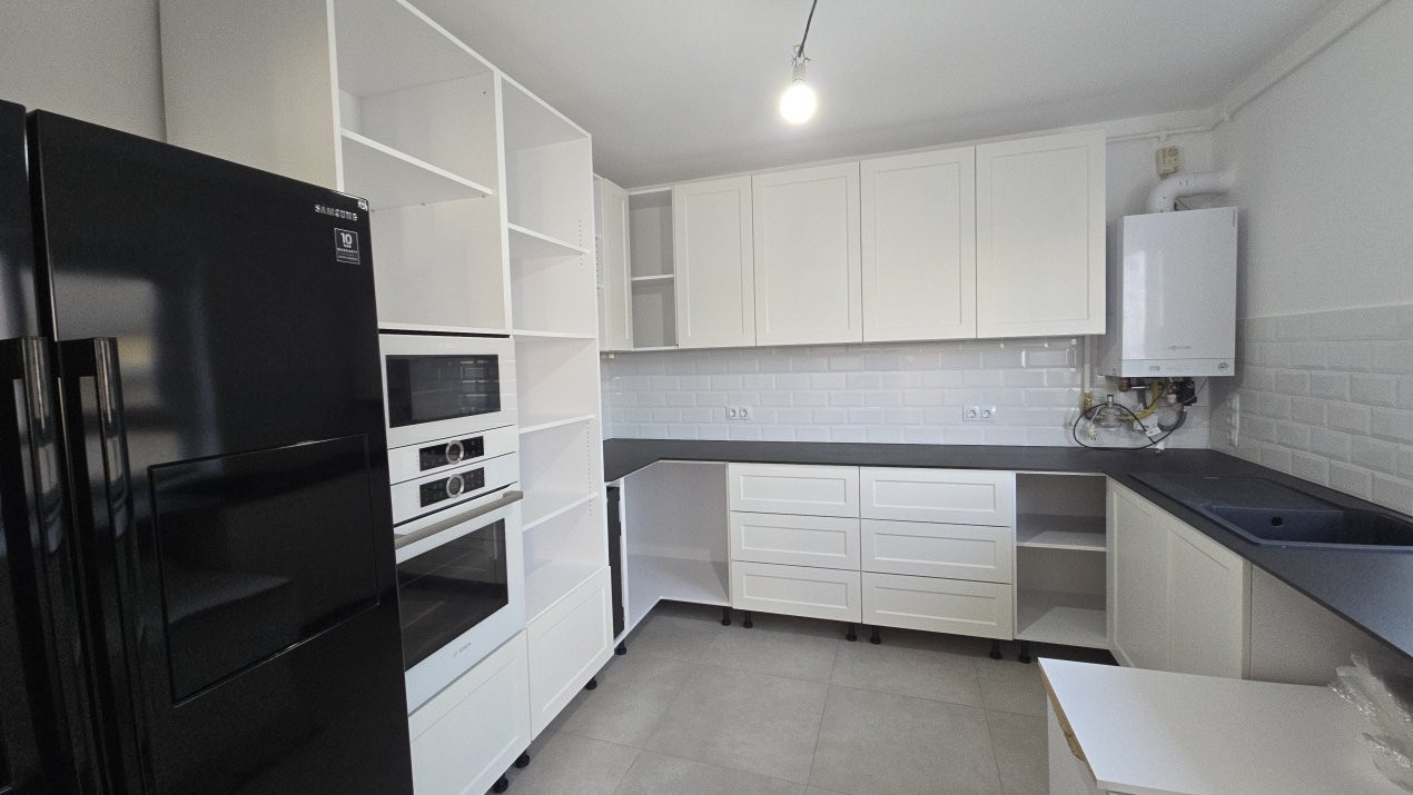 De Vânzare apartament 5 Camere M16