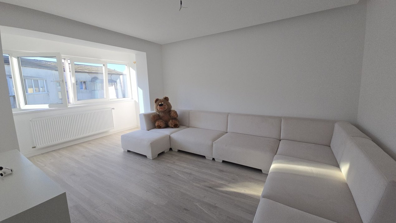 De Vânzare apartament 5 Camere M16