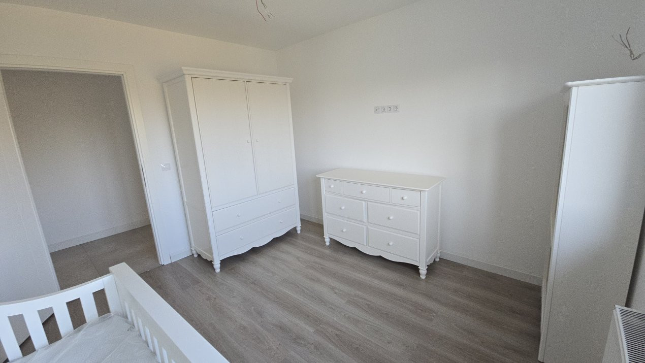 De Vânzare apartament 5 Camere M16