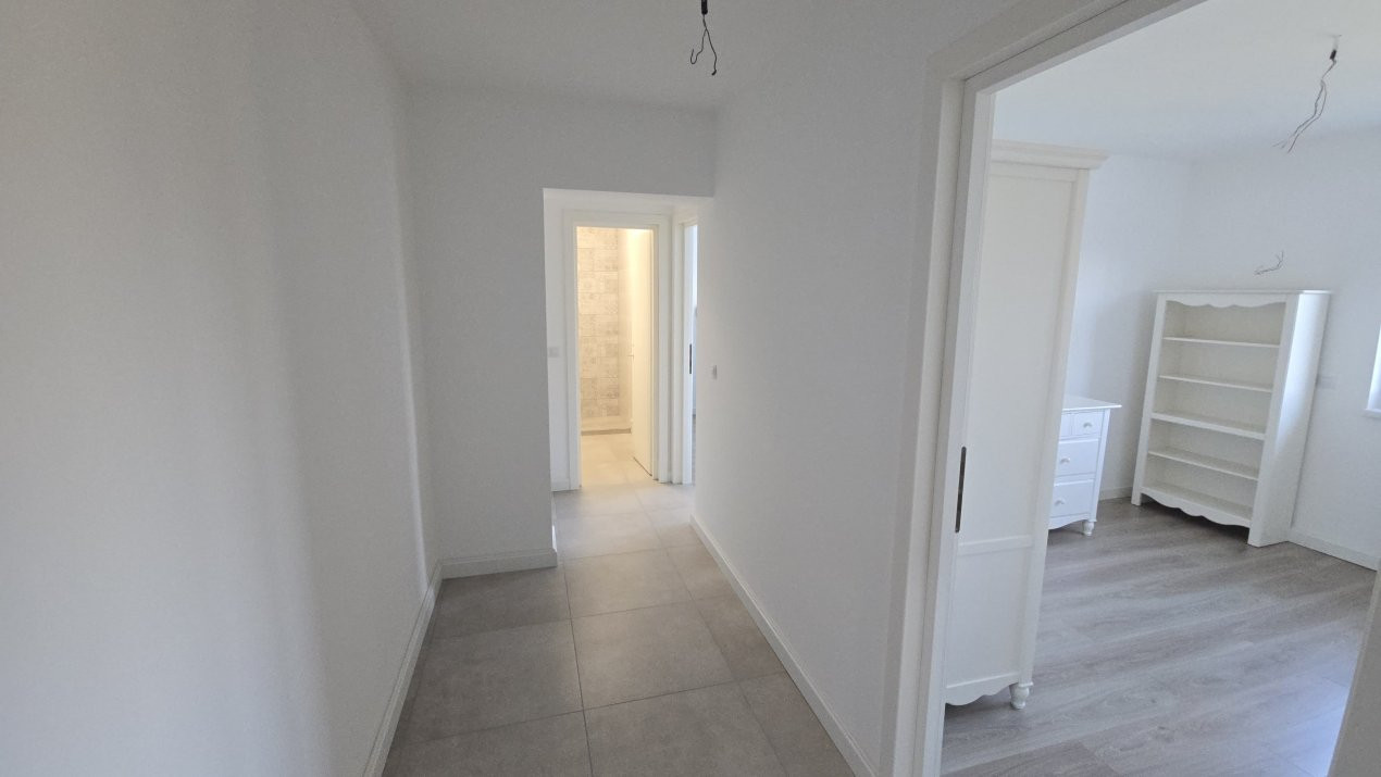 De Vânzare apartament 5 Camere M16