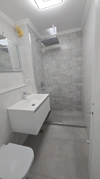 De Vânzare apartament 5 Camere M16