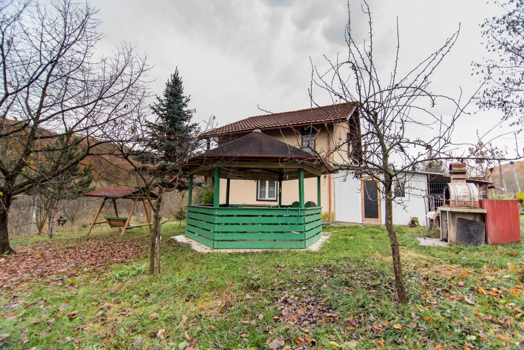 Proprietate deosebita cu vedere panoramica la 10 km de Mioveni. Comision 0%
