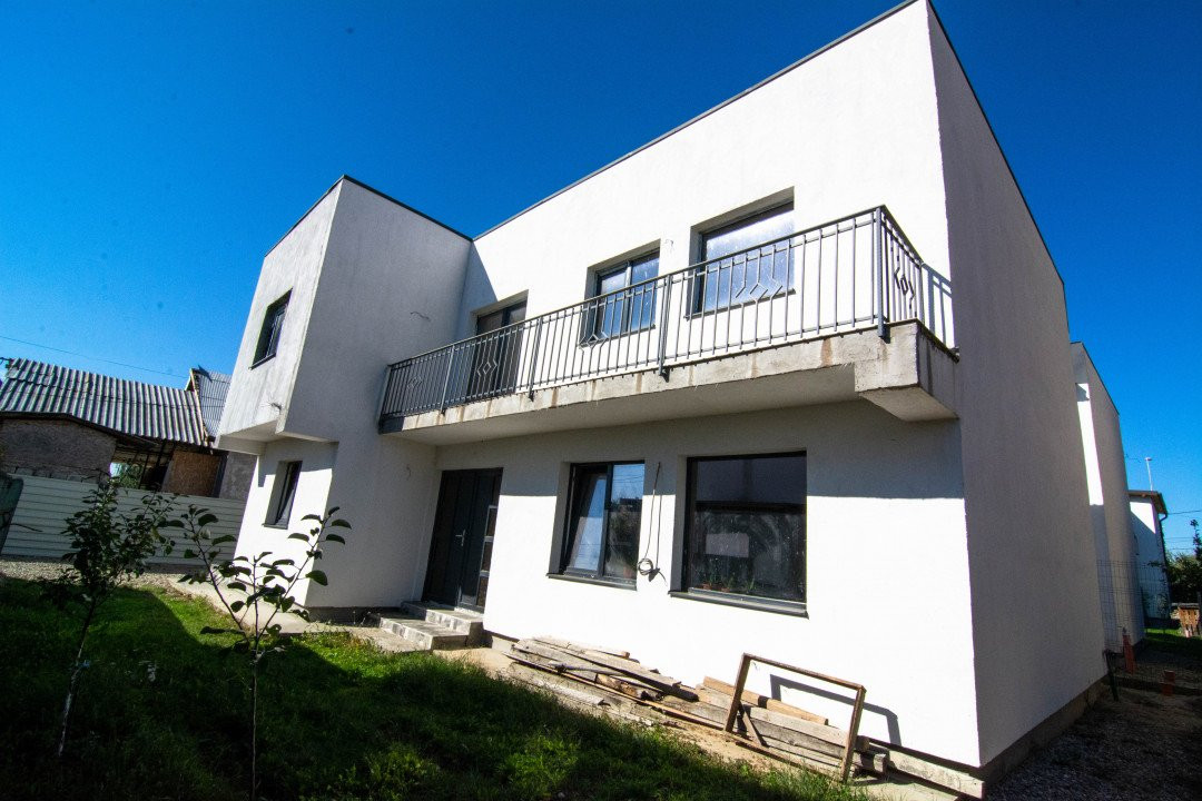 Caminul Perfect: Casa cu 4 Camere în Mioveni!