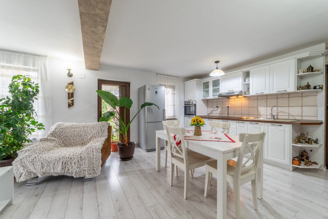 Casă în Călinești – o oază de liniște cu grădină și livadă !