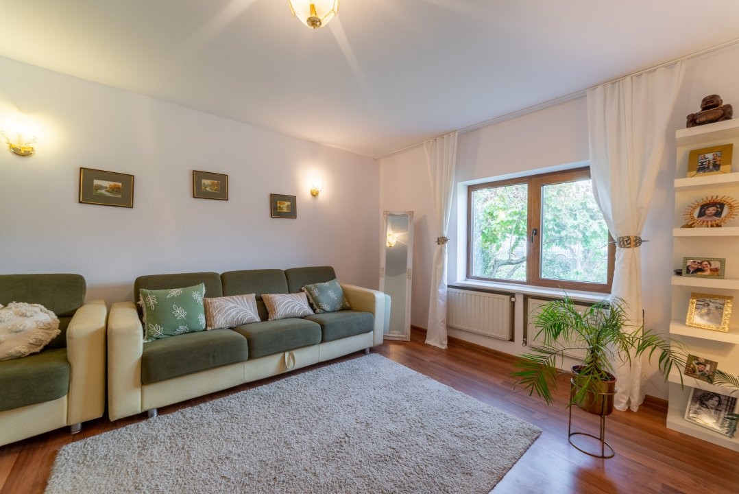 Casa pe parter cu teren generos - Topoloveni, Argeș