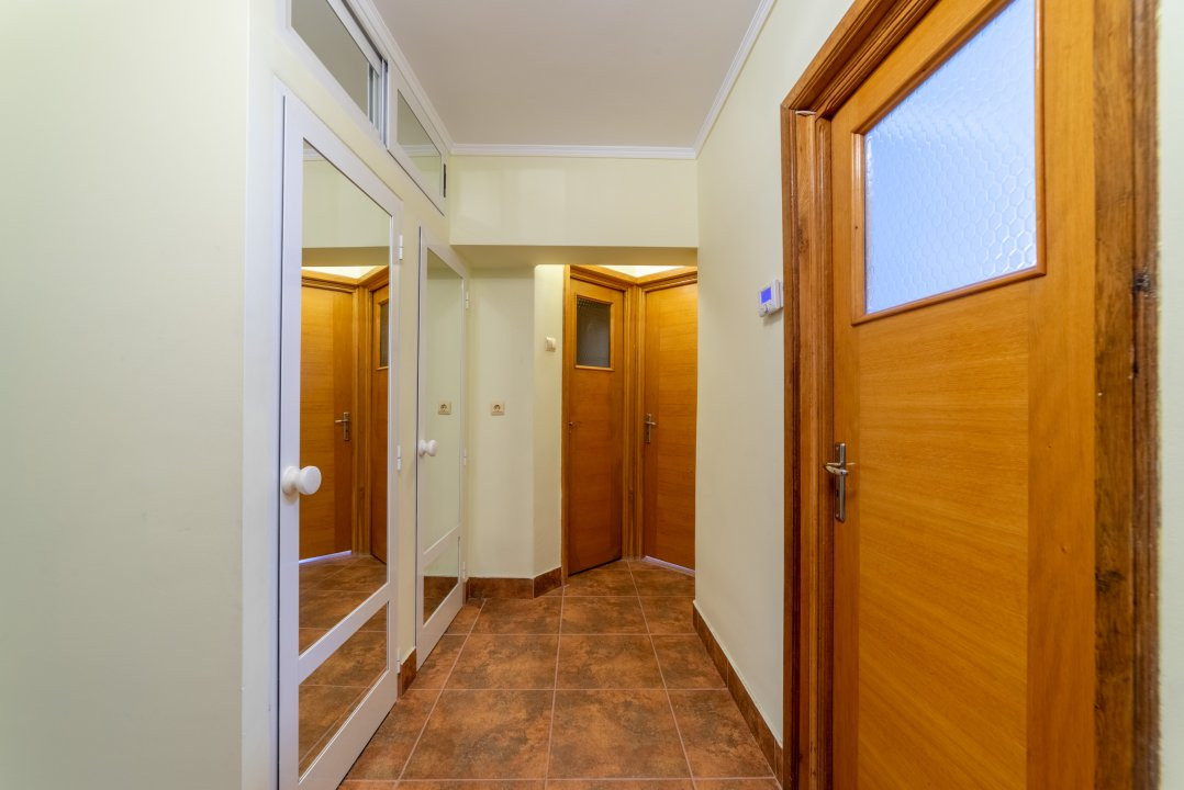  DE INCHIRIAT-Apartament 2 camere Ultracentral-Pitesti-Piata Vasile Milea!