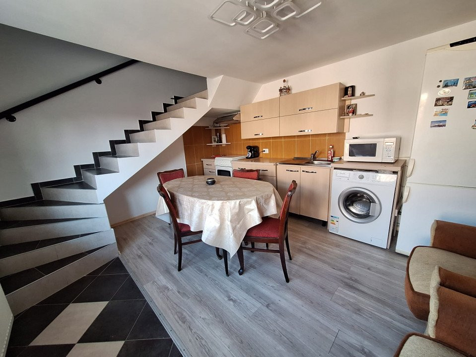 Inchiriere casa cu spatiu comercial Bascov deschidere DN7 