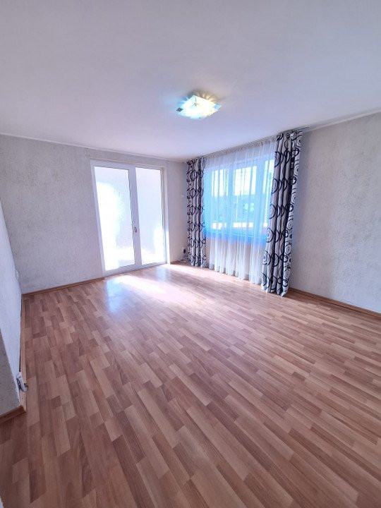 Inchiriere casa cu spatiu comercial Bascov deschidere DN7 