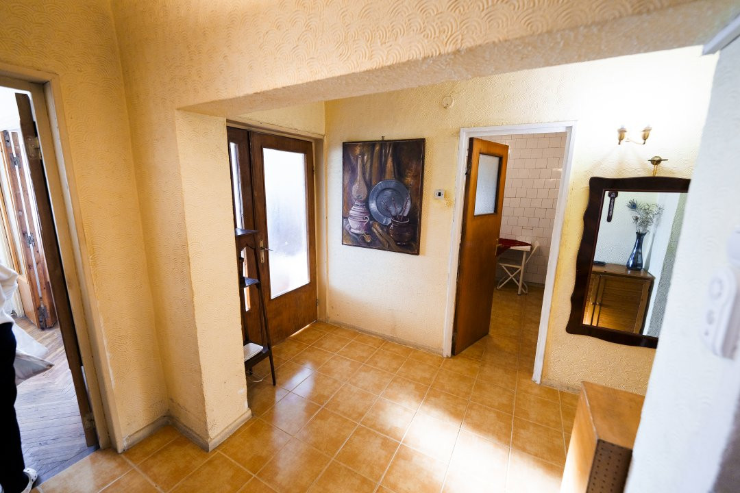Apartament 4 camere - km 0, cu priveliste uimitoare