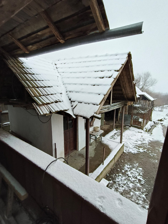 Proprietate rară – 2 case + livadă, vie și teren generos, la 20 km de Târgu Jiu