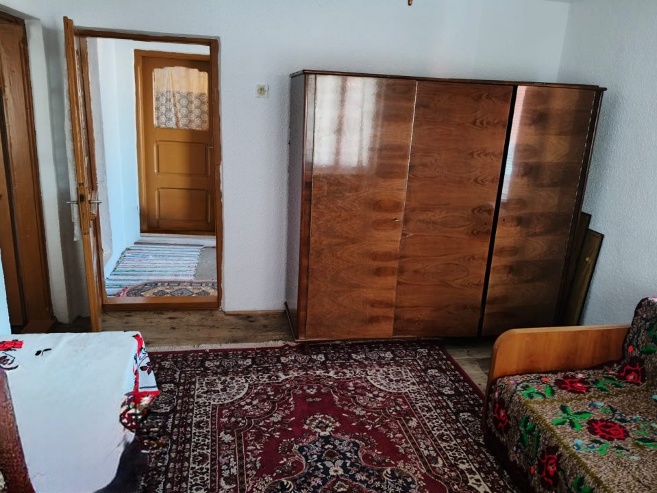 Ofertă! Casă + teren de vânzare la Șomanești, județul Gorj