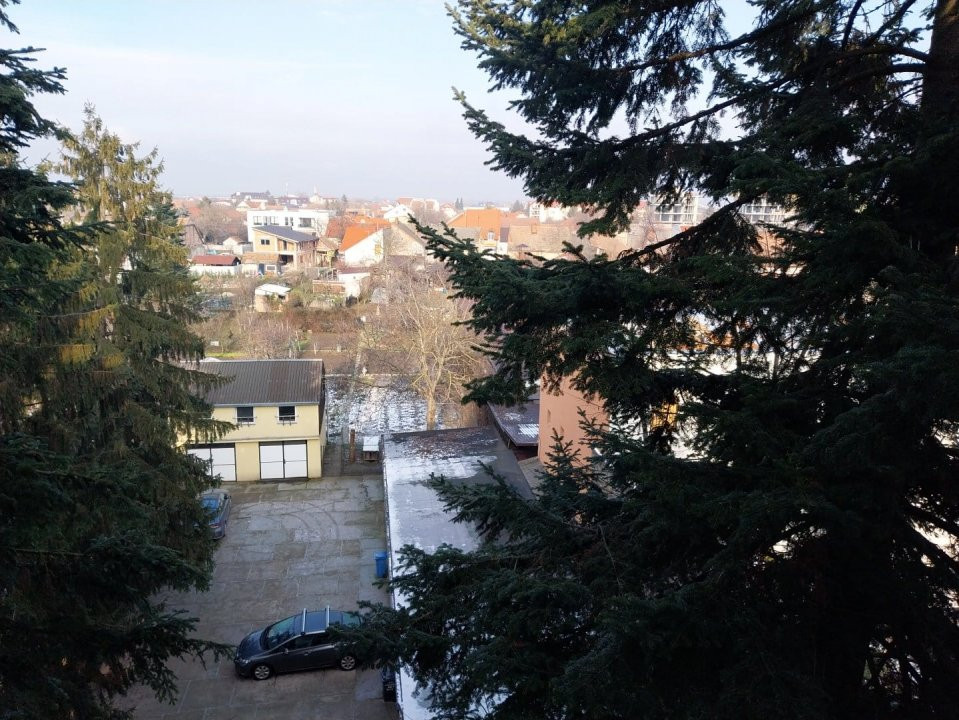 De Vânzare Apartament 3 camere Semicentral