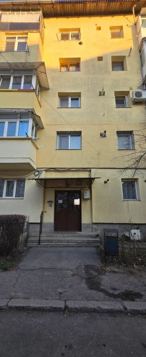 Apartament 4 camere etaj 3