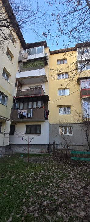 Apartament 4 camere etaj 3