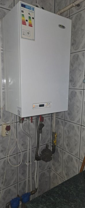 Apartament 4 camere etaj 3