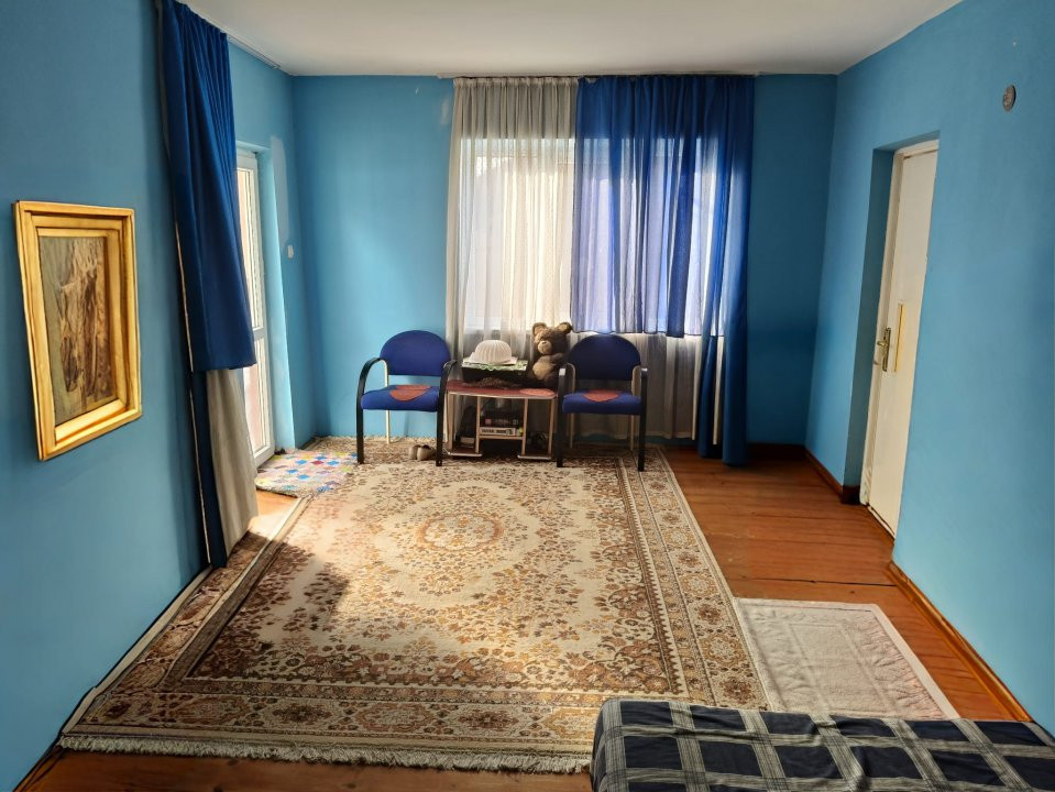 Casă / Vilă și teren în Curtișoara, ideală pentru pensiune /casă de vacanță