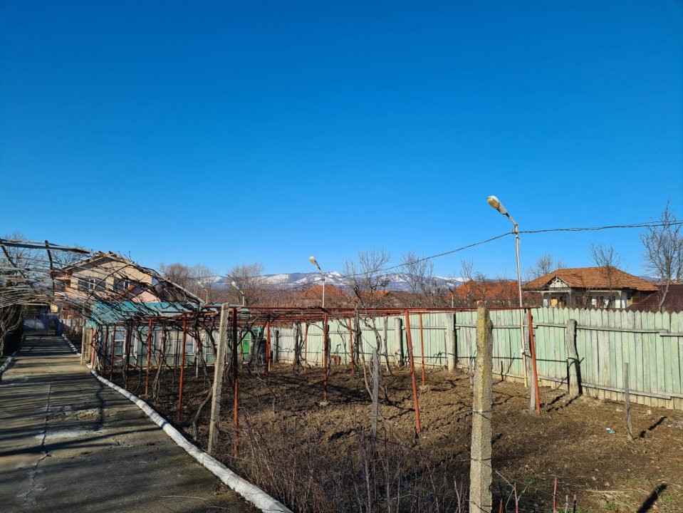 Casă / Vilă și teren în Curtișoara, ideală pentru pensiune /casă de vacanță
