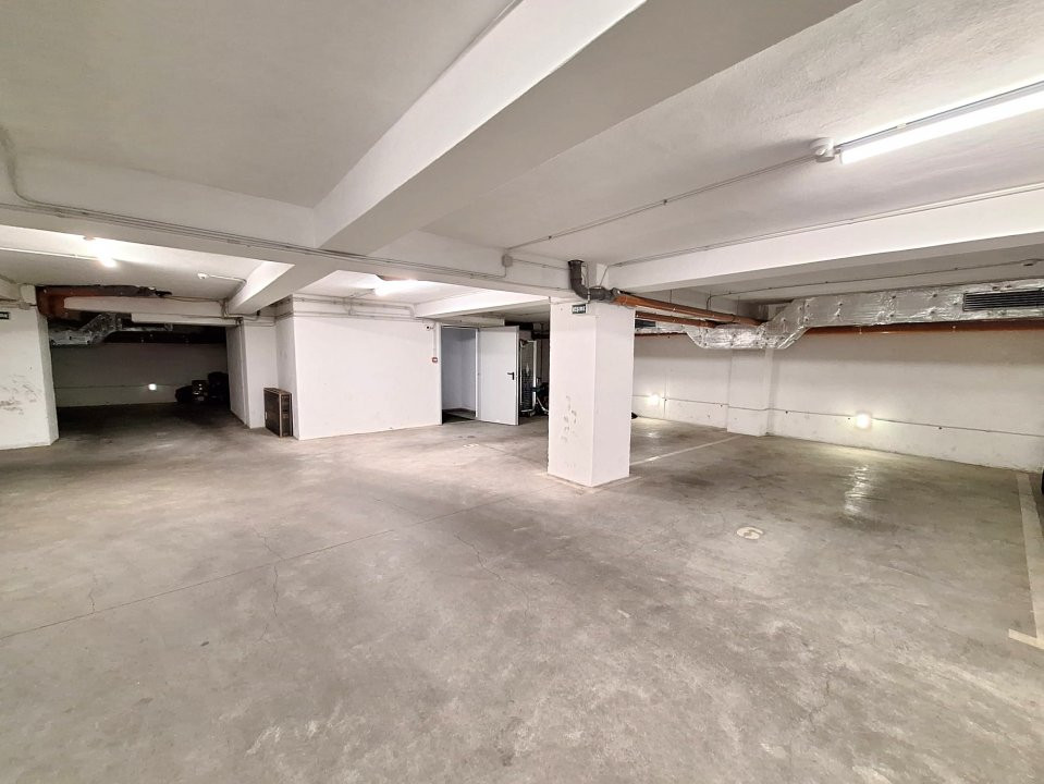 De Inchiriat Penthouse unicat in Pitesti-Parcare Subterană