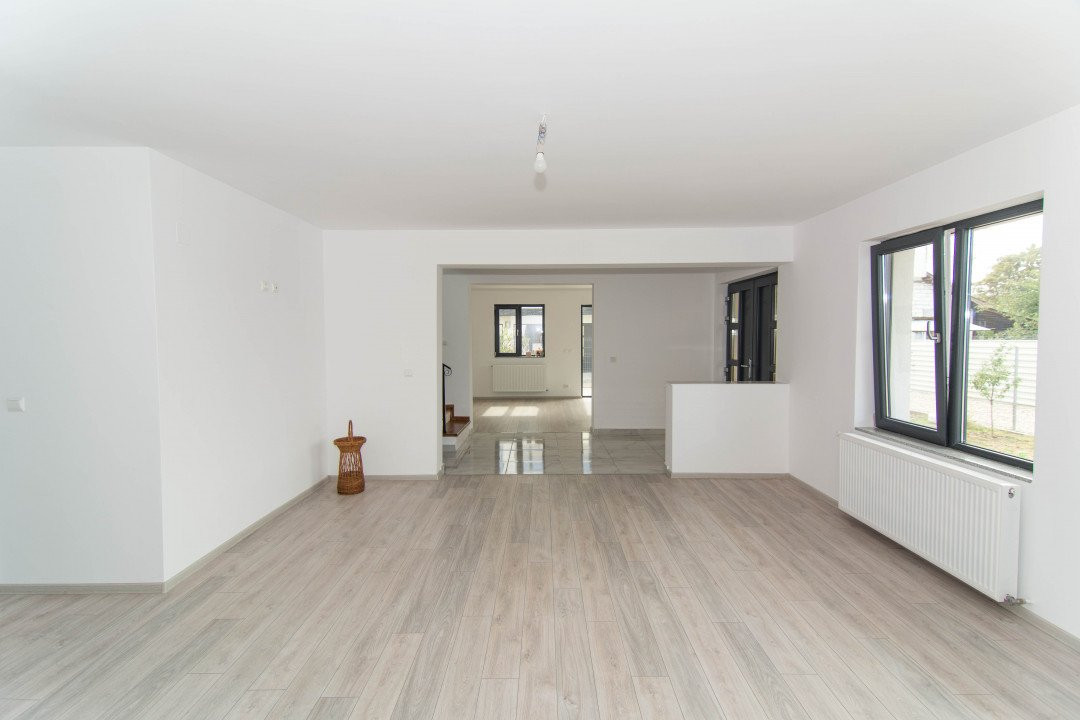 Vila deosebita 4 camere in Mioveni - Comision 0%