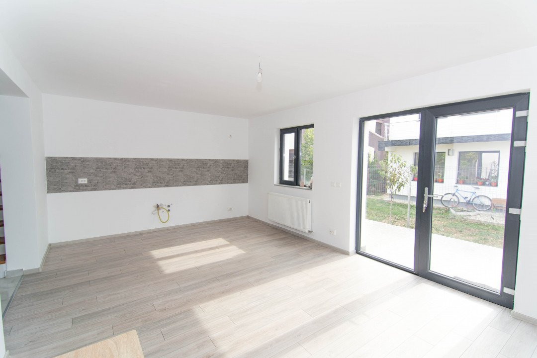 Vila deosebita 4 camere in Mioveni - Comision 0%