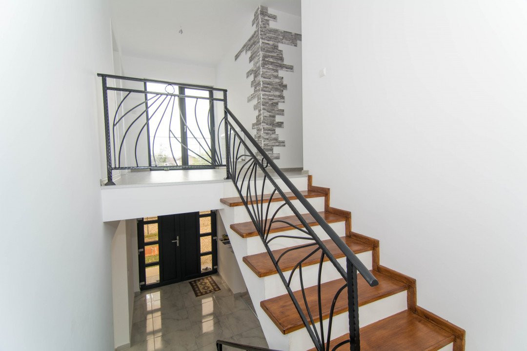 Vila deosebita 4 camere in Mioveni - Comision 0%