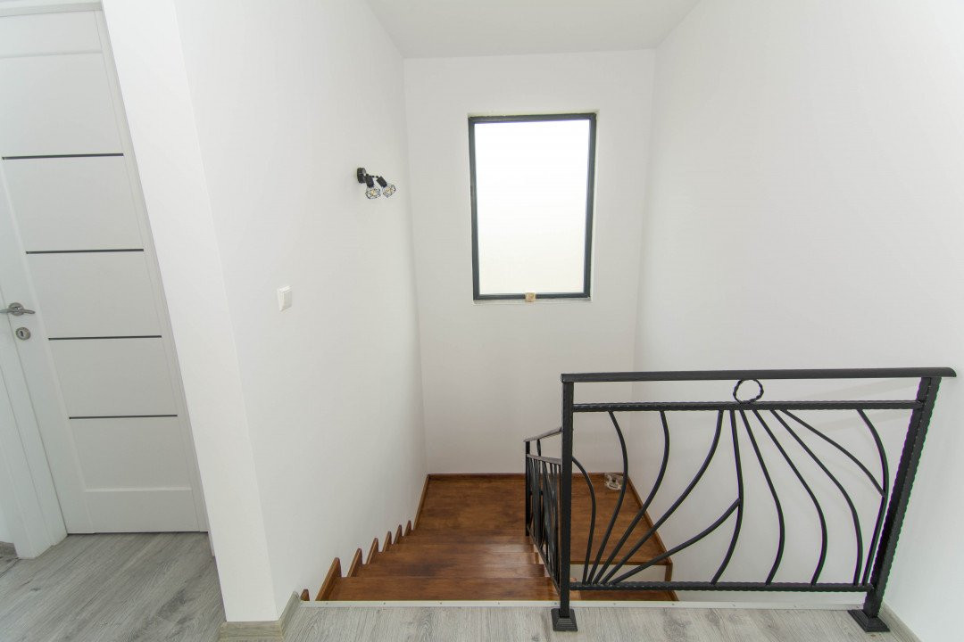Vila deosebita 4 camere in Mioveni - Comision 0%