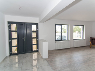 Vila deosebita 4 camere in Mioveni - Comision 0%