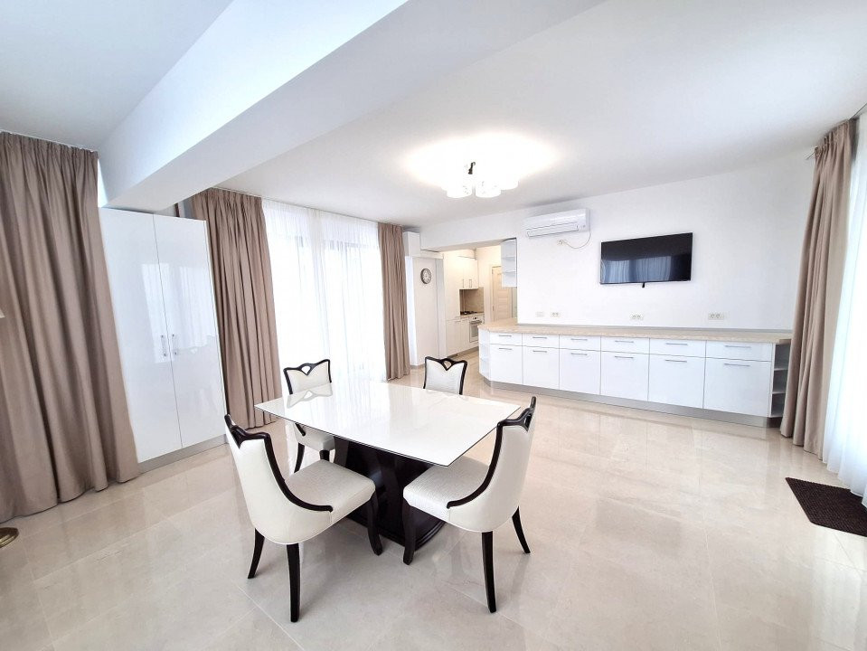 De Inchiriat Penthouse unicat in Pitesti-Parcare Subterană