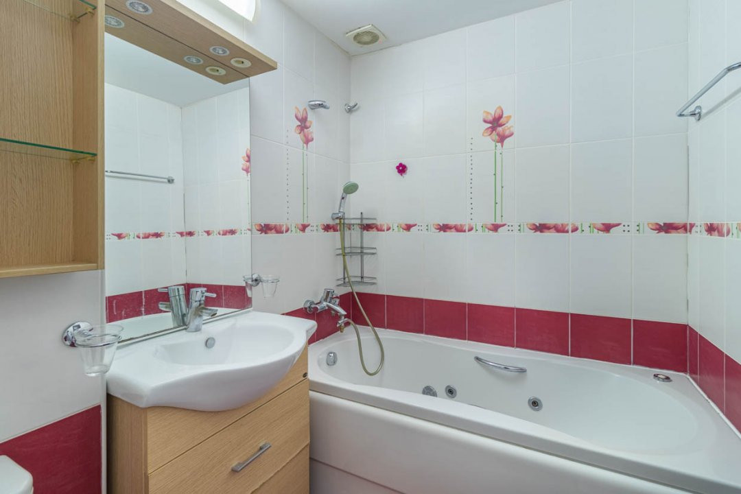 Penthouse Rose Garden cu 4 anotimpuri, 3 camere 