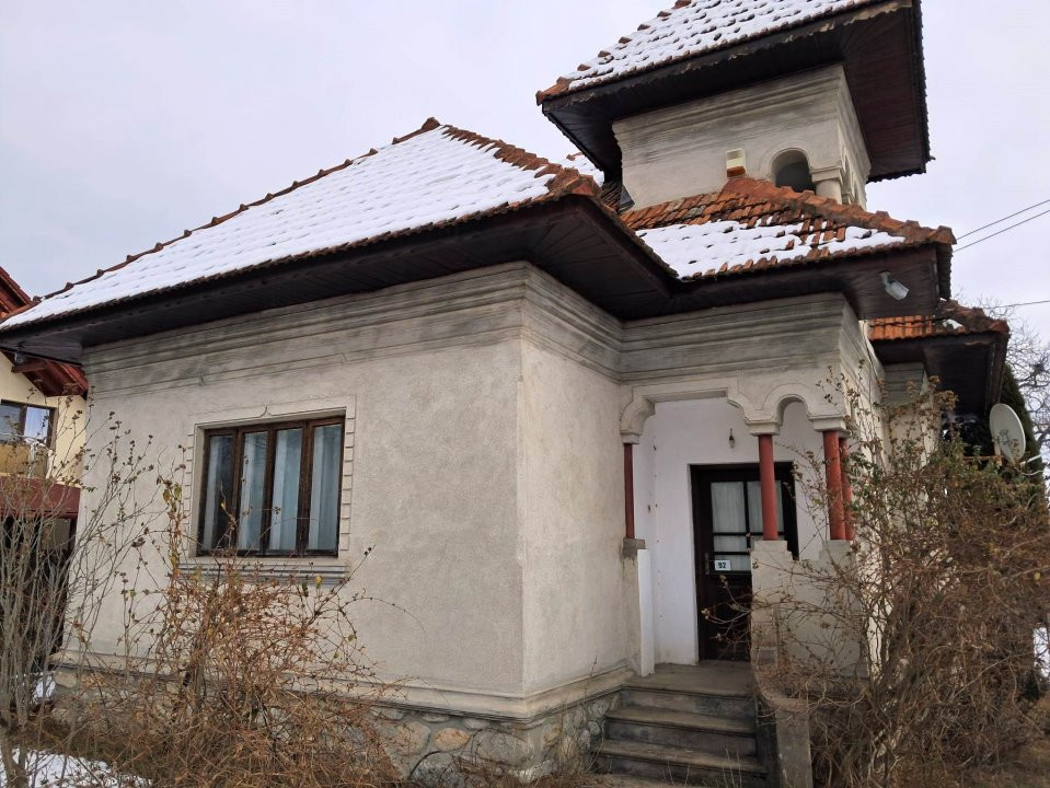 CASĂ SI TEREN POLOVRAGI