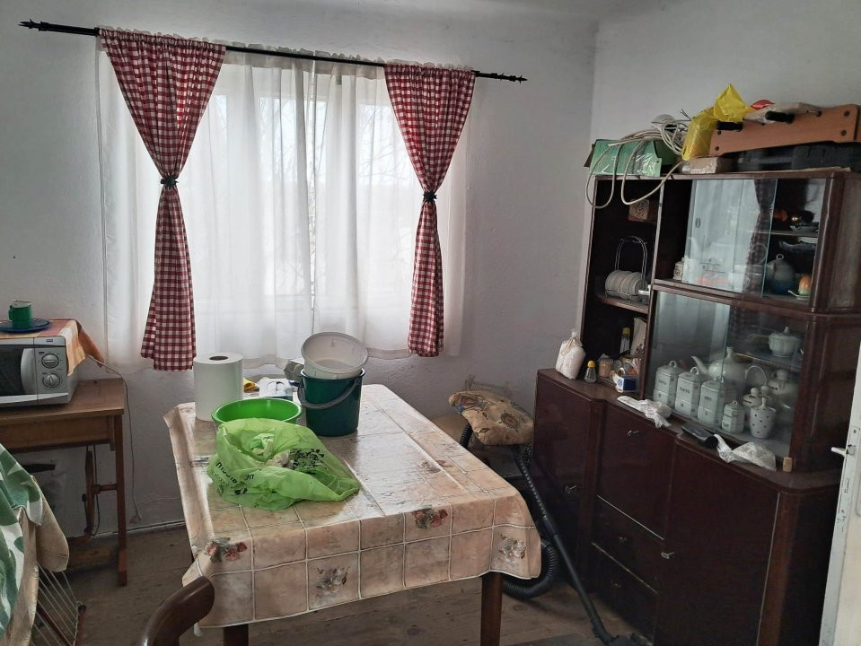 CASĂ SI TEREN POLOVRAGI